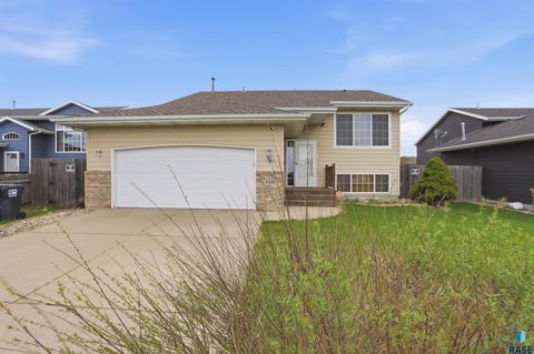 Photo of 4408 S Galway Ave, Sioux Falls, SD 57106 (MLS # 22602944)