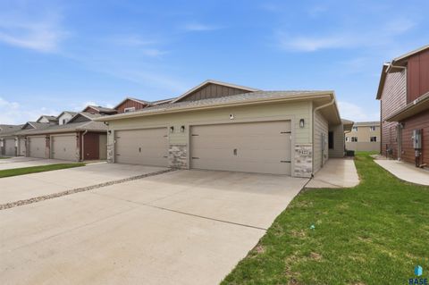 Photo of 9427 W Dolores Dr, Sioux Falls, SD 57106 (MLS # 22602596)