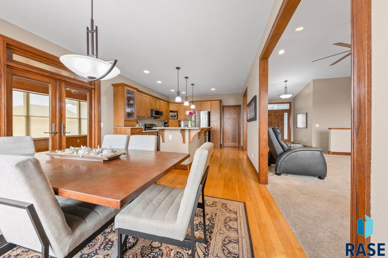 2013 Ridgeway Pl