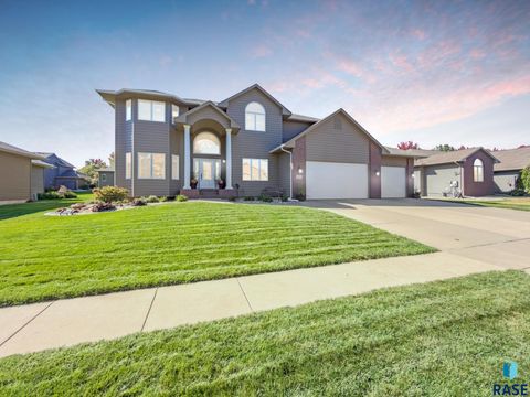 Photo of 3705 S Bedford Ave Avenue, Sioux Falls, SD 57103 (MLS # 22508045)