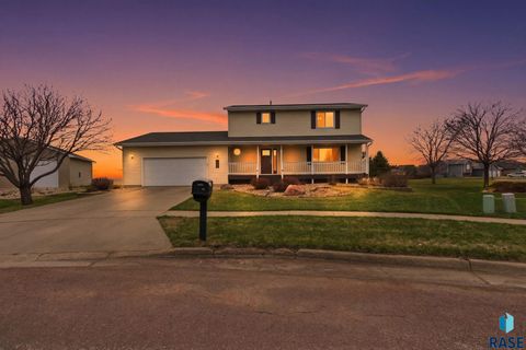 Photo of 625 S Mary Dr, Tea, SD 57064 (MLS # 22602352)