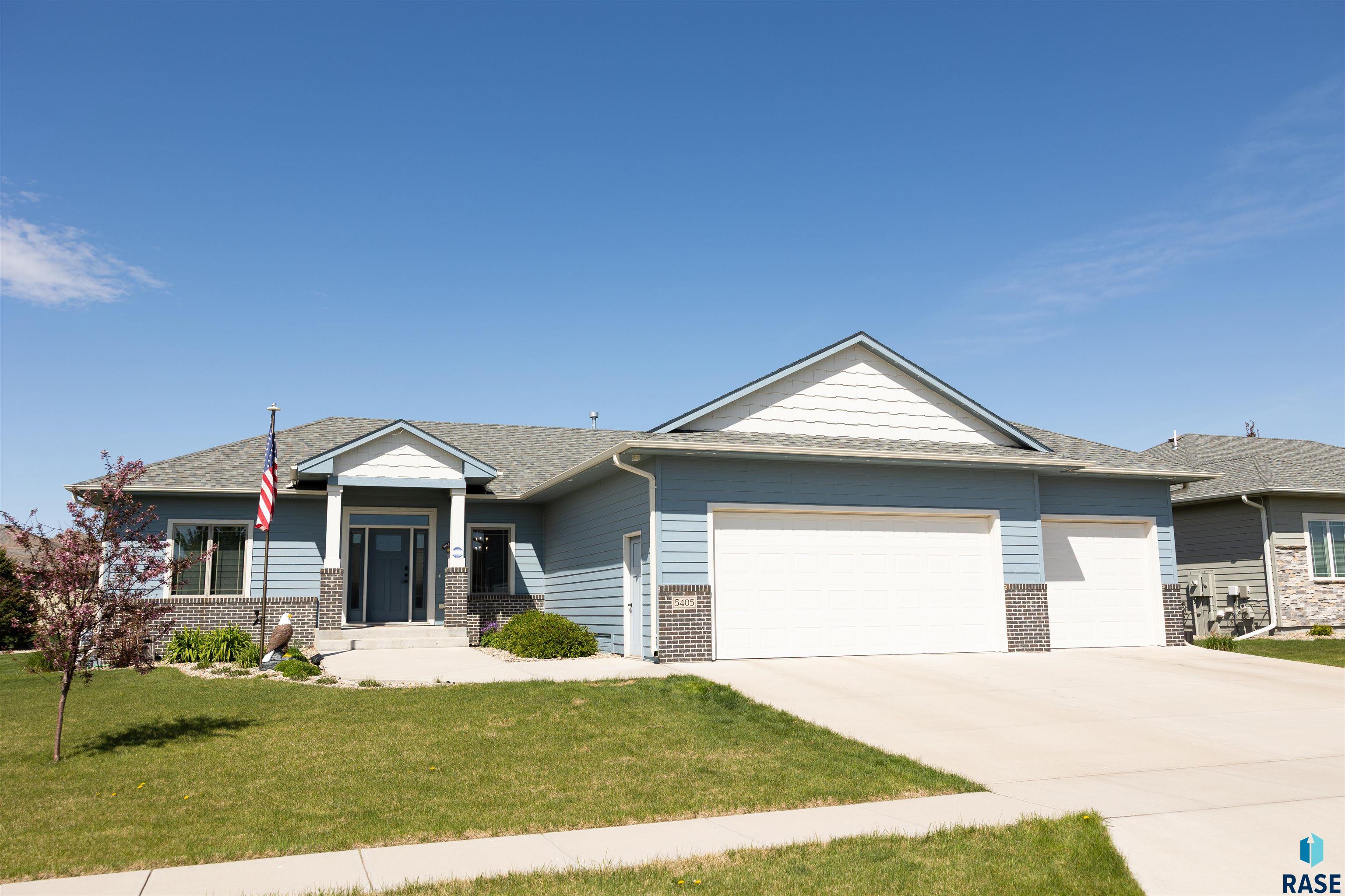Photo 1 of 45 — 5405 Coneflower Cir S S, Sioux Falls, SD 57108