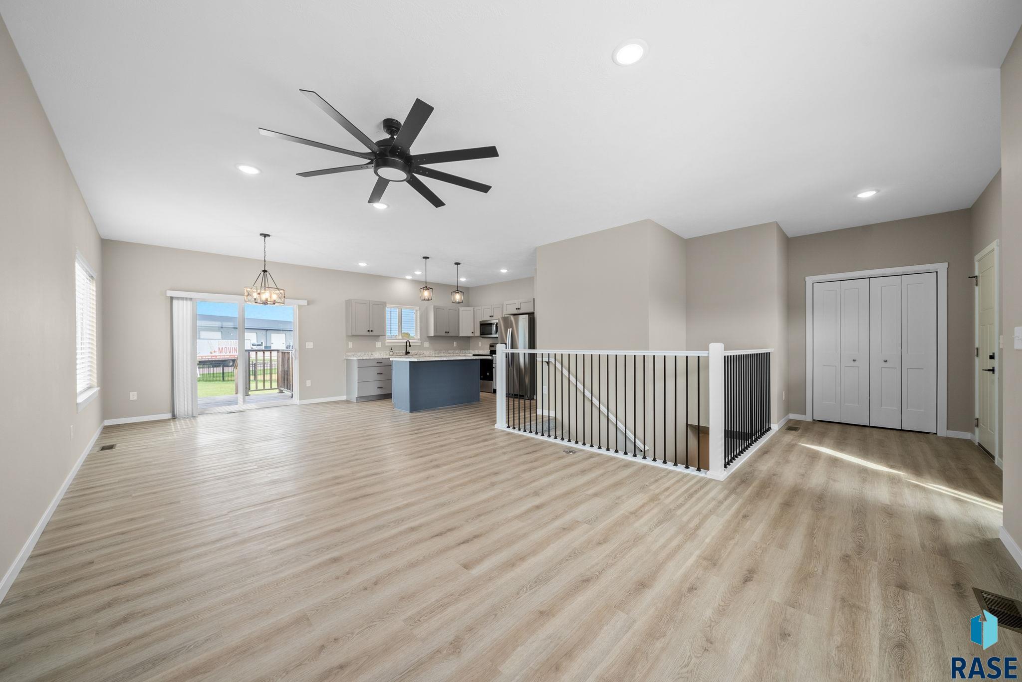 Harrisburg, South Dakota 57032, United States, 4 Bedrooms Bedrooms, ,2 BathroomsBathrooms,Residential,Active,235841