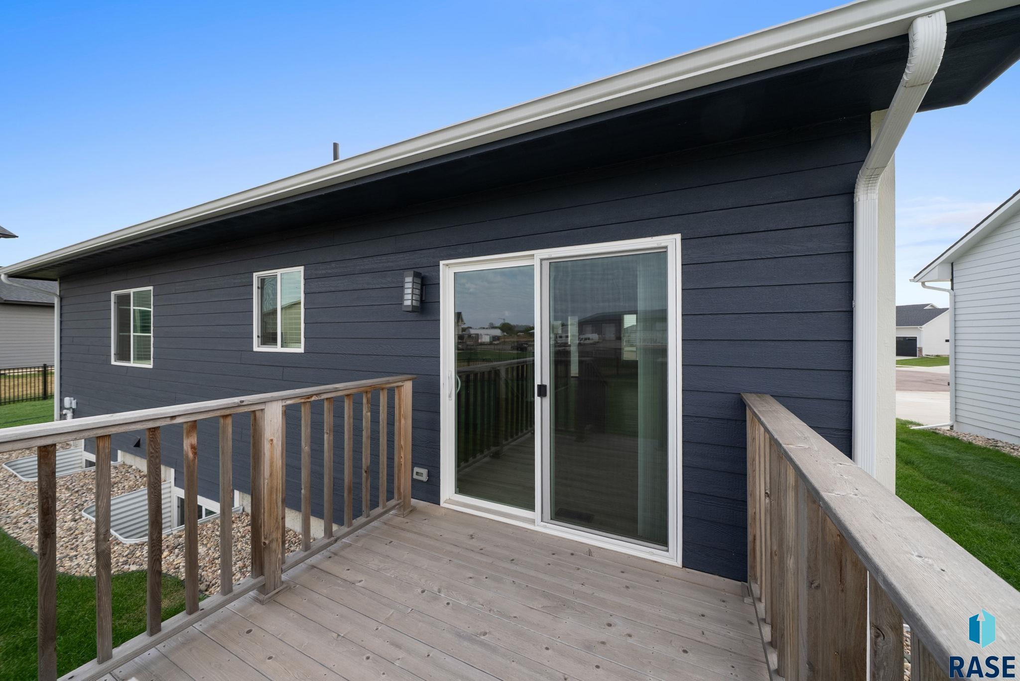 Harrisburg, South Dakota 57032, United States, 4 Bedrooms Bedrooms, ,2 BathroomsBathrooms,Residential,Active,235841