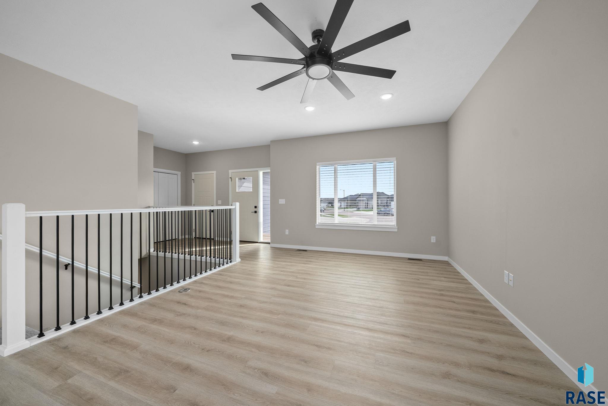 Harrisburg, South Dakota 57032, United States, 4 Bedrooms Bedrooms, ,2 BathroomsBathrooms,Residential,Active,235841