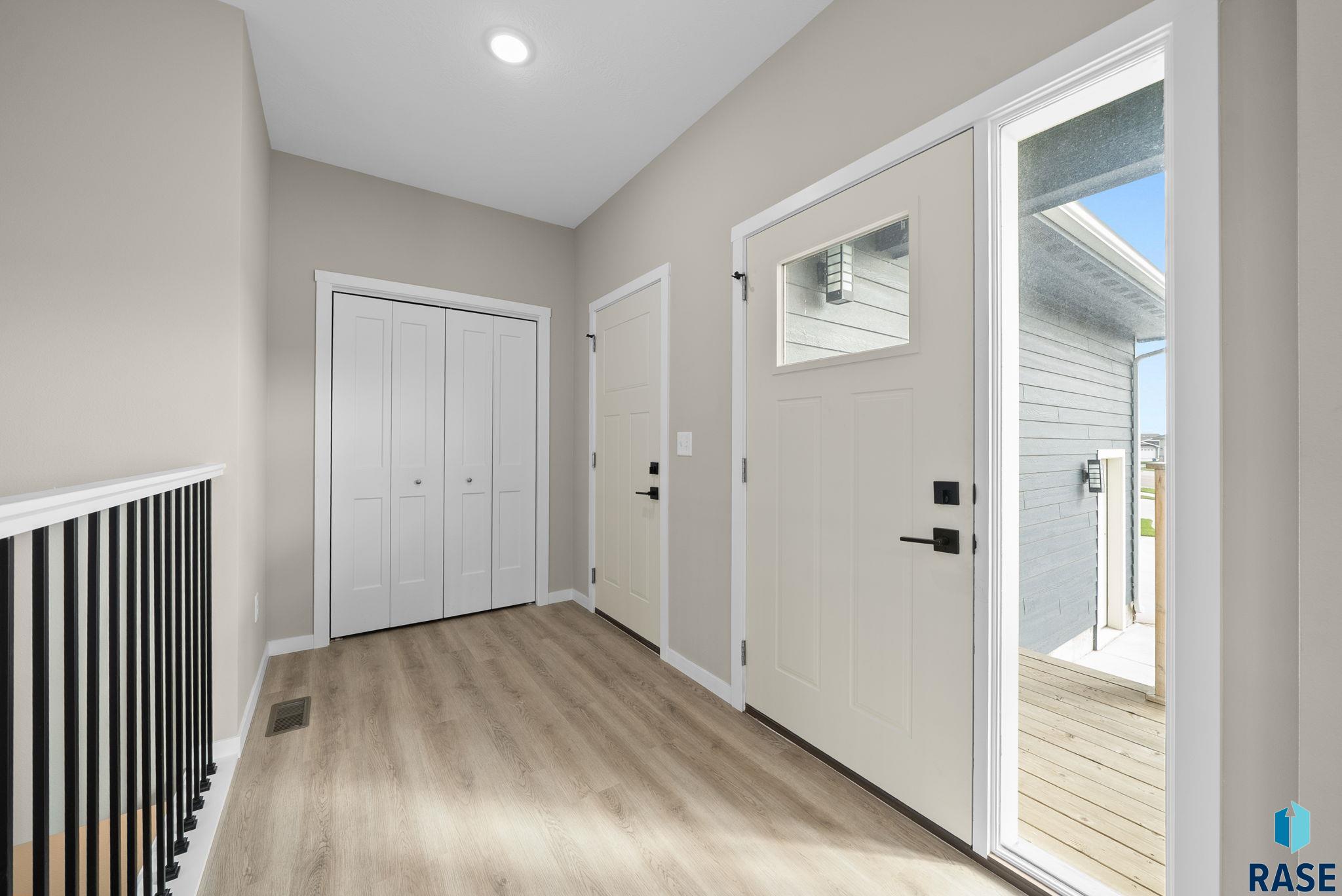 Harrisburg, South Dakota 57032, United States, 4 Bedrooms Bedrooms, ,2 BathroomsBathrooms,Residential,Active,235841