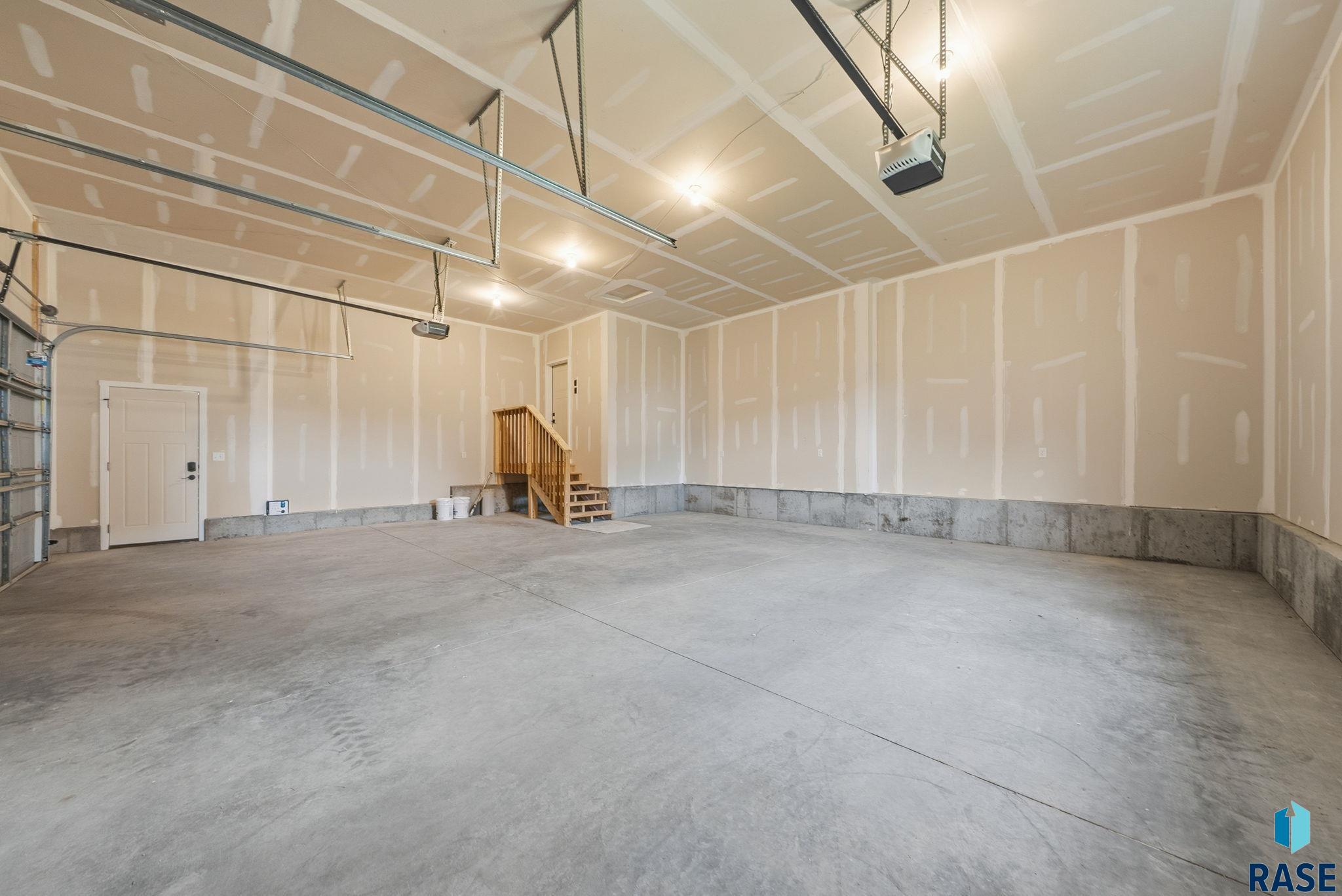 Harrisburg, South Dakota 57032, United States, 4 Bedrooms Bedrooms, ,2 BathroomsBathrooms,Residential,Active,235841