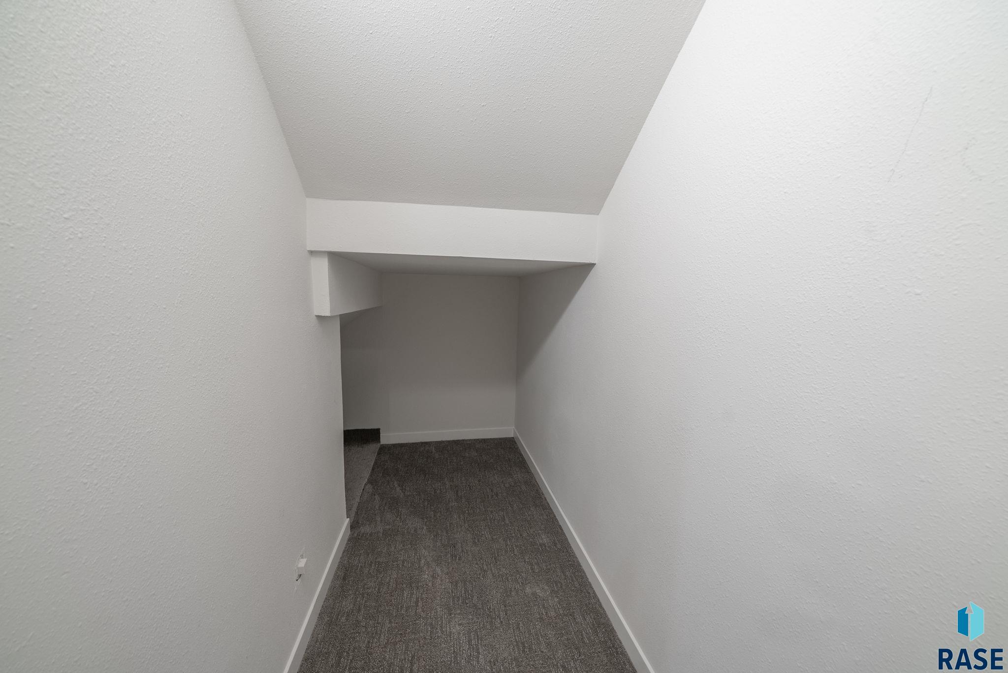 Harrisburg, South Dakota 57032, United States, 4 Bedrooms Bedrooms, ,2 BathroomsBathrooms,Residential,Active,235841