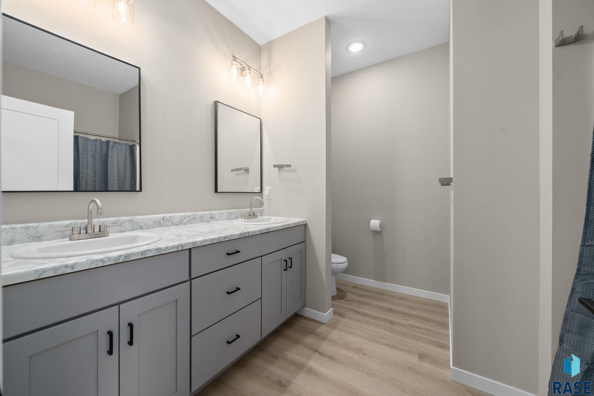 Harrisburg, South Dakota 57032, United States, 4 Bedrooms Bedrooms, ,2 BathroomsBathrooms,Residential,Active,235841