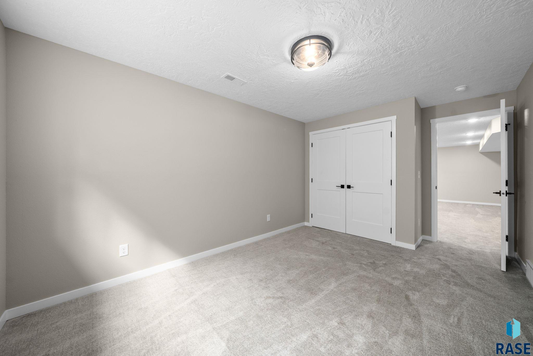 Harrisburg, South Dakota 57032, United States, 4 Bedrooms Bedrooms, ,2 BathroomsBathrooms,Residential,Active,235841