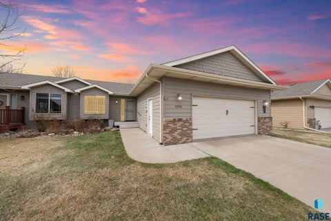 Townhouse For Sale - 6705 S Witzke Avenue<br/> Sioux Falls, SD 57108