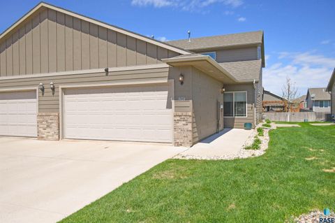 Photo of 4424 W Shipton St, Sioux Falls, SD 57108 (MLS # 22602891)