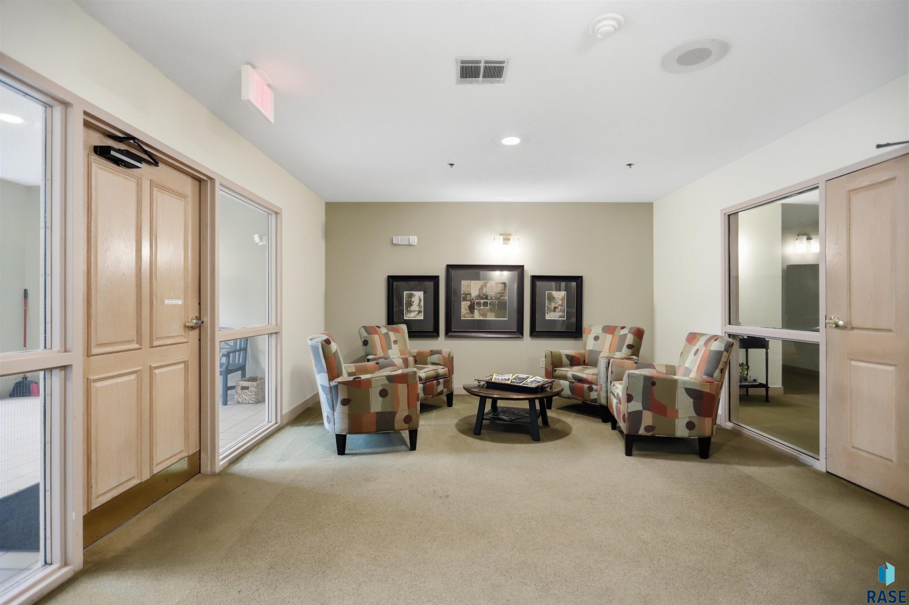 1210 W 57th St 305
