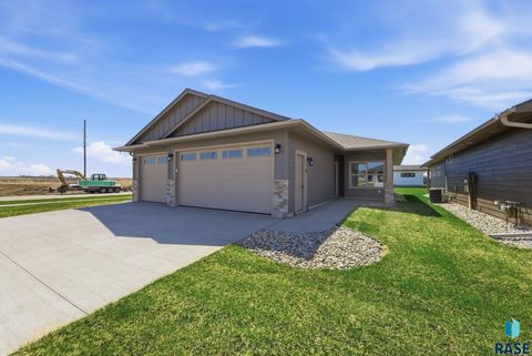 Photo of 2417 E Brek St, Brandon, SD 57005 (MLS # 22602169)