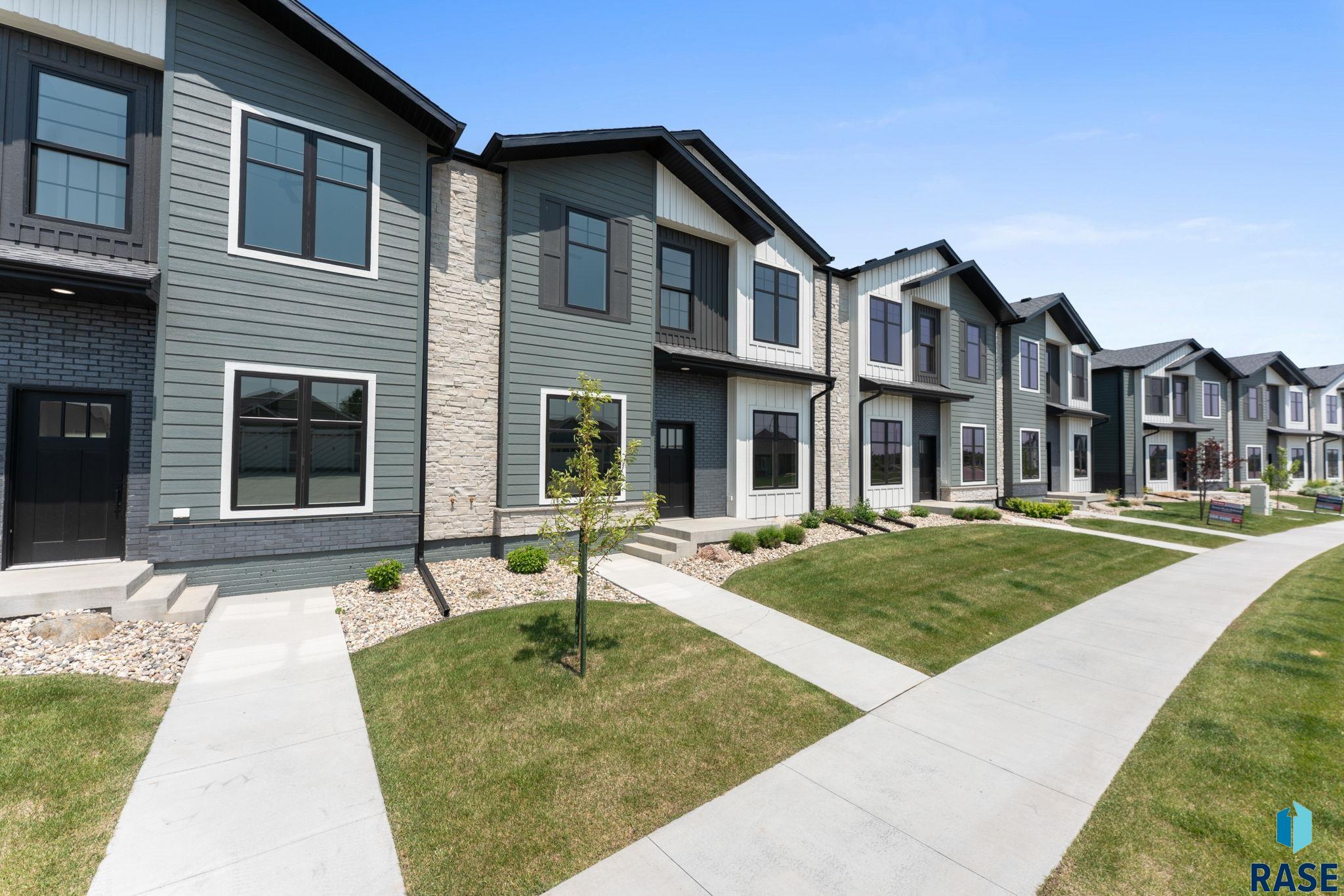 8621 W Shoreline Pl