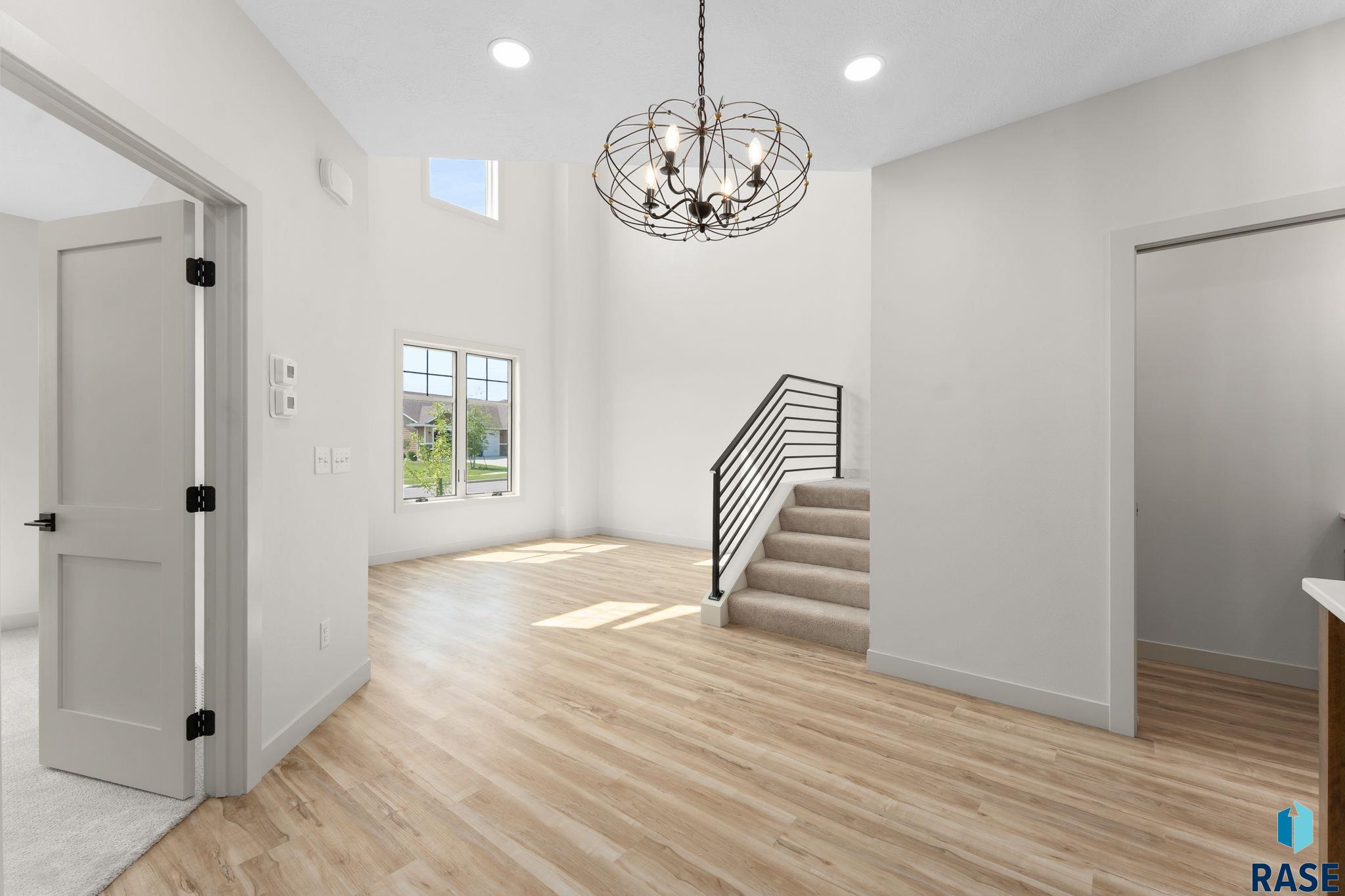 8621 W Shoreline Pl