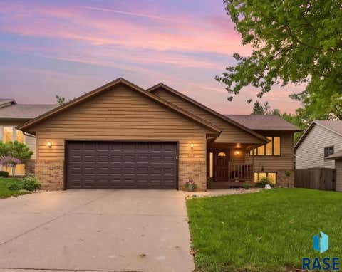 Photo of 5024 E Fernwood Dr, Sioux Falls, SD 57110 (MLS # 22604692)