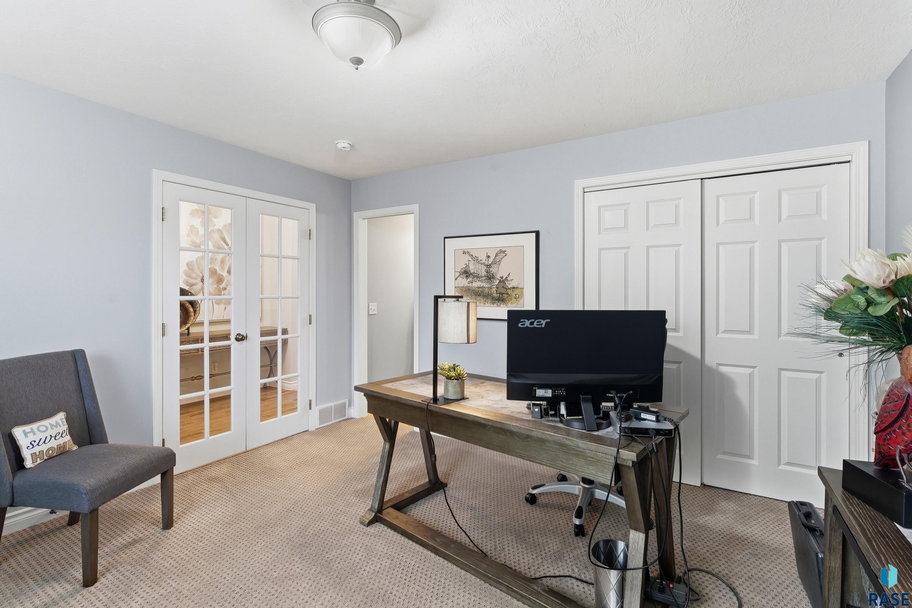 Sioux Falls, South Dakota 57108, United States, 3 Bedrooms Bedrooms, ,2 BathroomsBathrooms,Residential,Active,229762