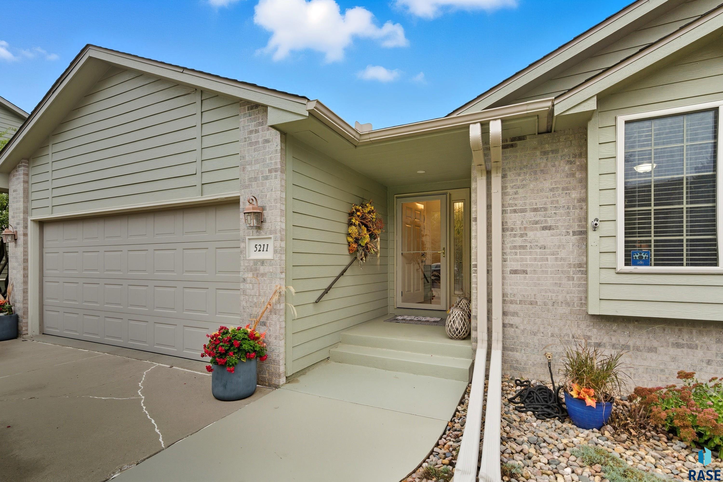 Sioux Falls, South Dakota 57108, United States, 3 Bedrooms Bedrooms, ,2 BathroomsBathrooms,Residential,Active,229762