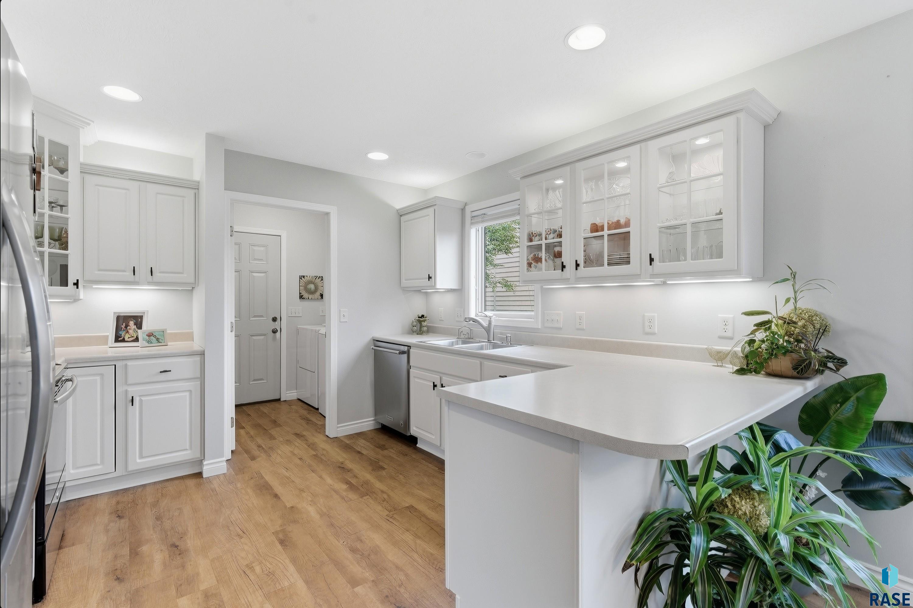 Sioux Falls, South Dakota 57108, United States, 3 Bedrooms Bedrooms, ,2 BathroomsBathrooms,Residential,Active,229762