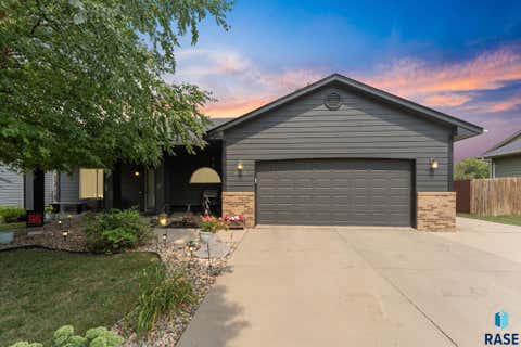 Photo of 1002 Hemlock St, Harrisburg, SD 57032 (MLS # 22606205)