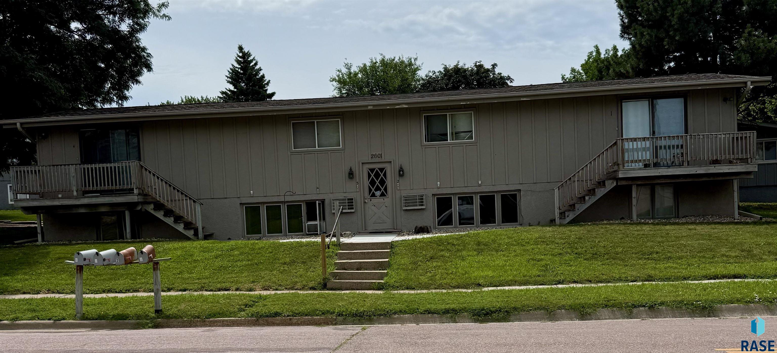 Photo 1 of 18 — 2601 E Pioneer Trl, Sioux Falls, SD 57103