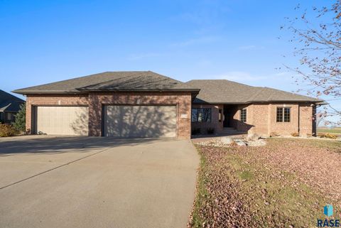 Photo of 47198 Bakker Cir Circle, Sioux Falls, SD 57108 (MLS # 22508449)