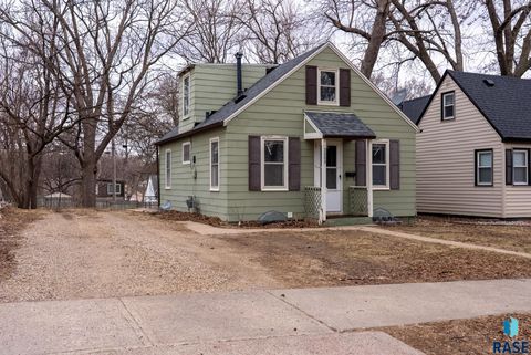 Homes For Sale - 2203 S Euclid Avenue<br/> Sioux Falls, SD 57105