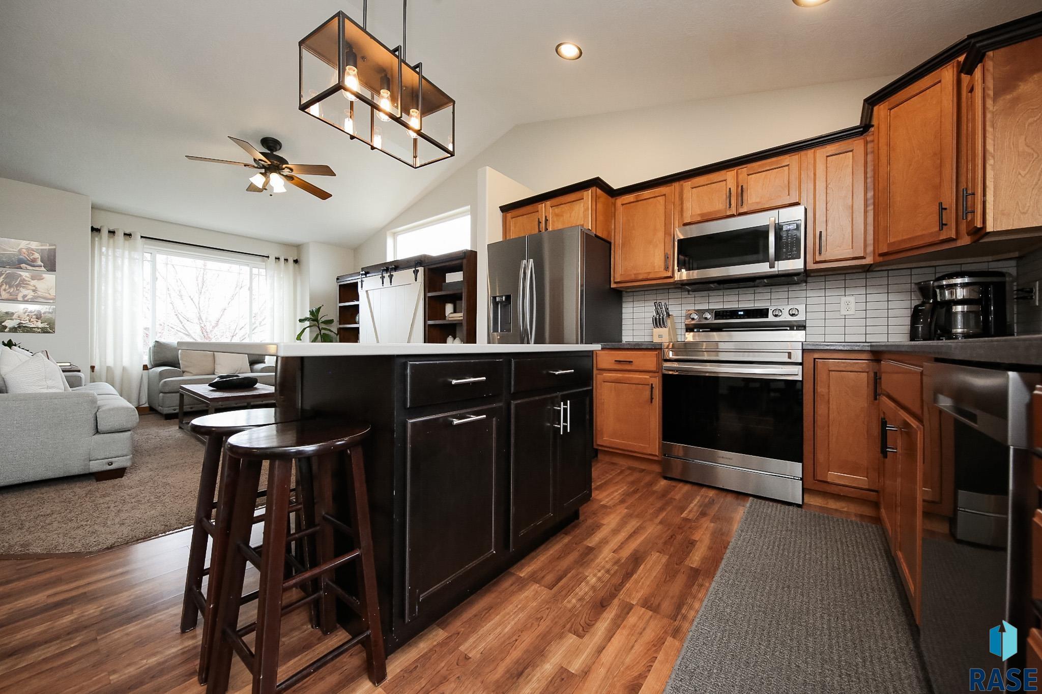 Harrisburg, South Dakota 57032, United States, 4 Bedrooms Bedrooms, ,3 BathroomsBathrooms,Residential,Pending,246194