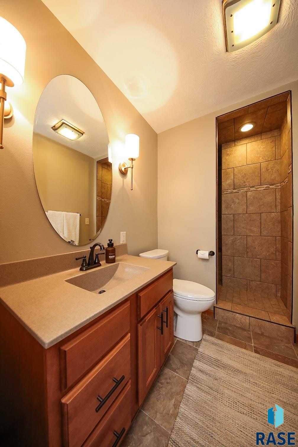 Harrisburg, South Dakota 57032, United States, 4 Bedrooms Bedrooms, ,3 BathroomsBathrooms,Residential,Pending,246194