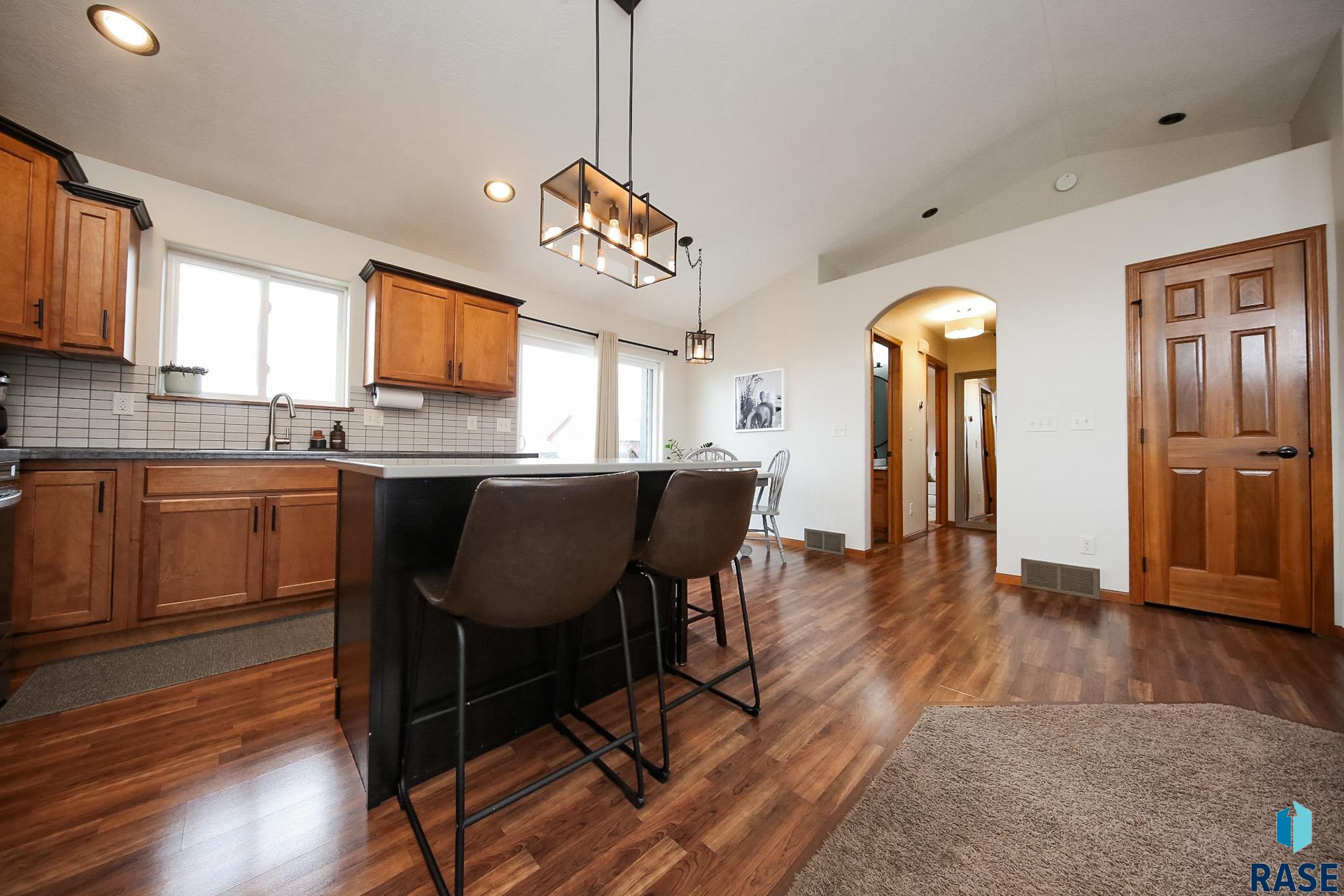 Harrisburg, South Dakota 57032, United States, 4 Bedrooms Bedrooms, ,3 BathroomsBathrooms,Residential,Pending,246194