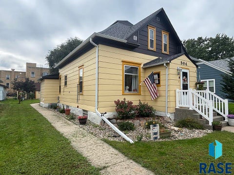 Homes For Sale - 504 W Ash Street<br/> Parkston, SD 57366