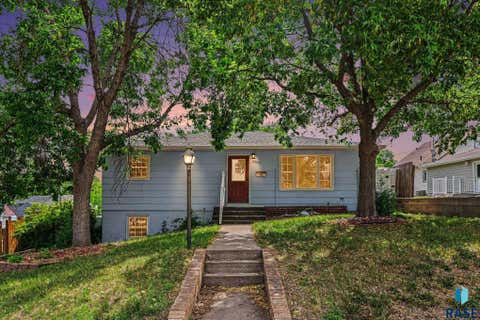 Homes For Sale - 2002 Cedar Street<br/> Yankton, SD 57078