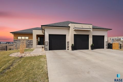 Photo of 276 Central Park Ct, Harrisburg, SD 57032 (MLS # 22601986)