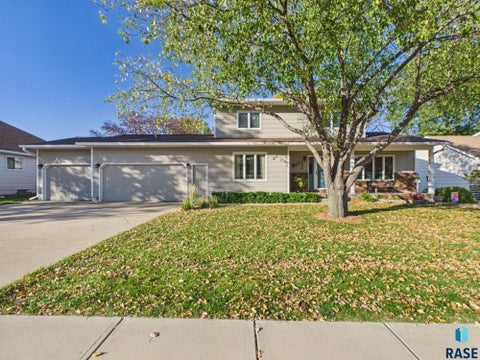 Photo of 2900 E 52nd St, Sioux Falls, SD 57103 (MLS # 22607878)