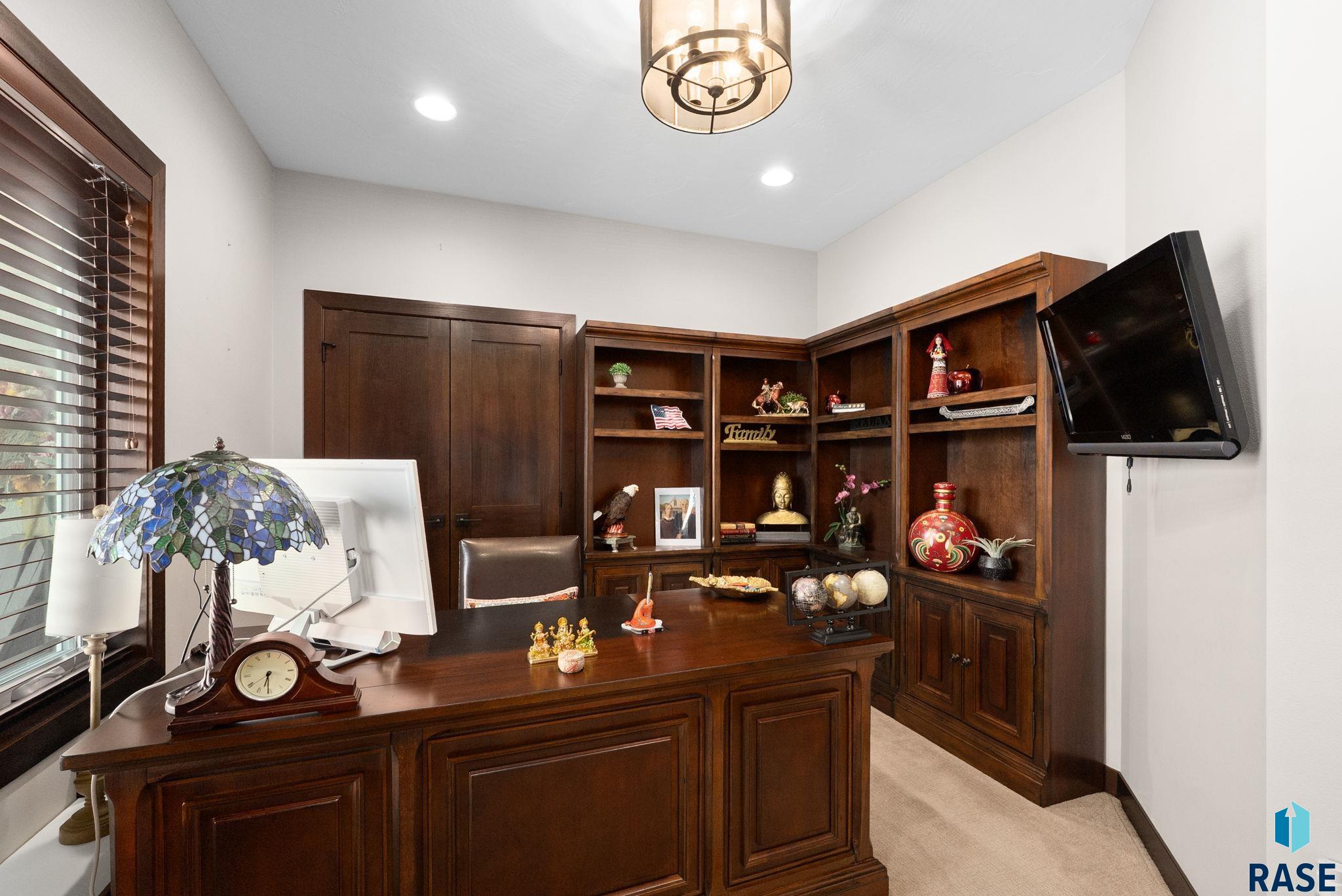 2201 W Sleigh Creek Trl