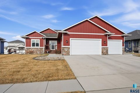 Photo of 4405 S Sawtooth Trl, Sioux Falls, SD 57110 (MLS # 22602178)