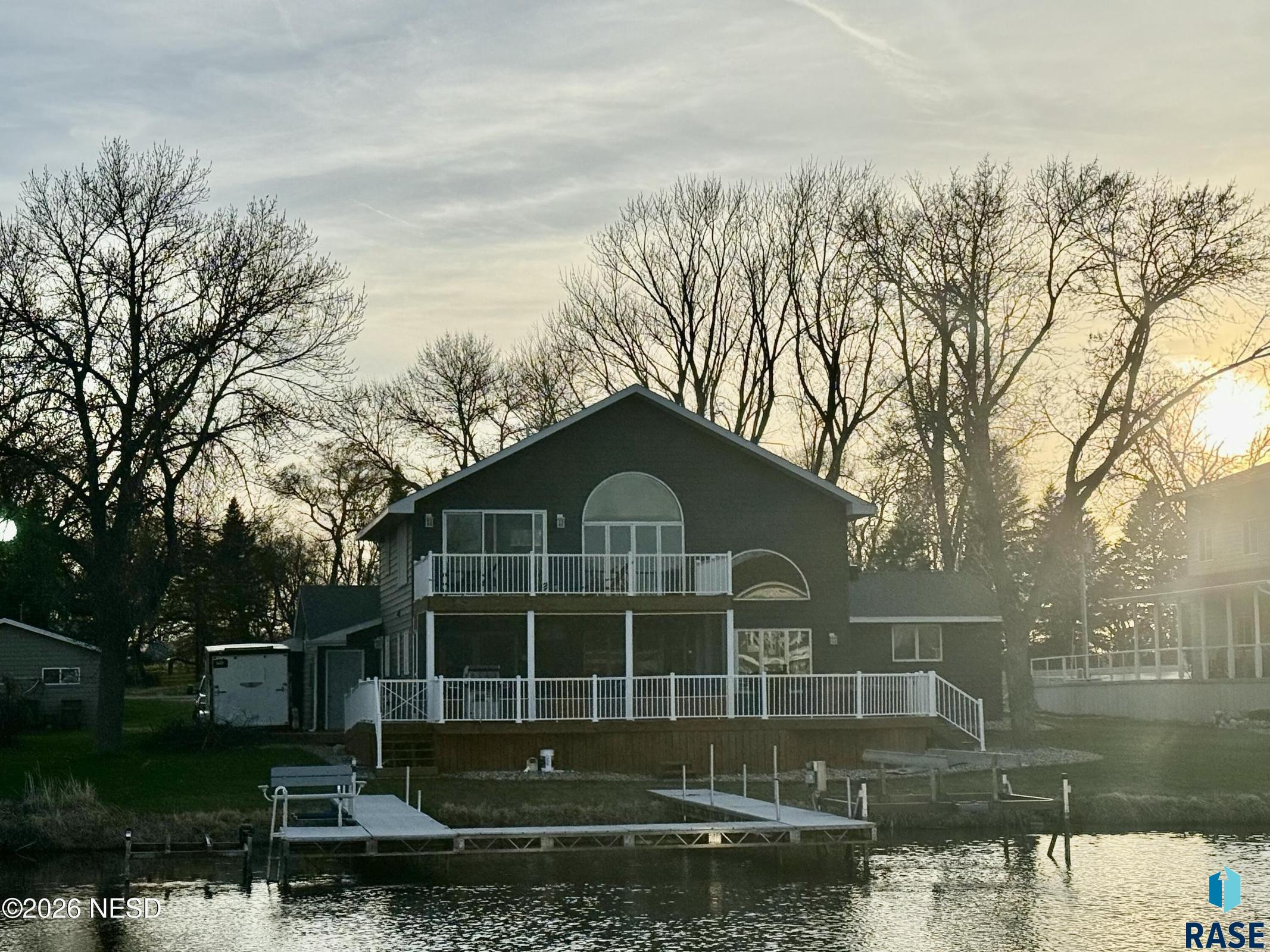 1392 S Lake Dr