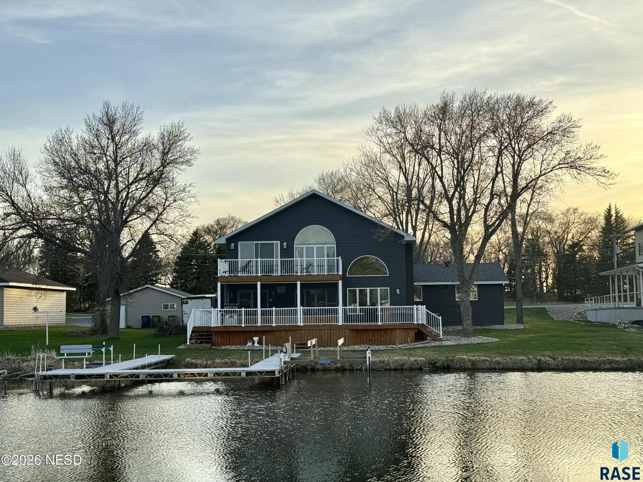 1392 S Lake Dr