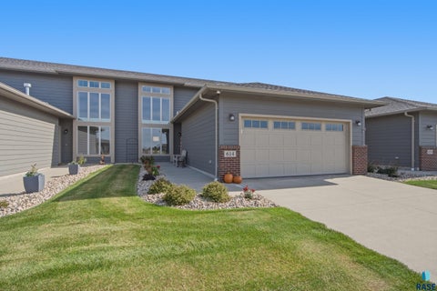 Photo of 614 S Mary Gene Ave, Sioux Falls, SD 57106 (MLS # 22607779)