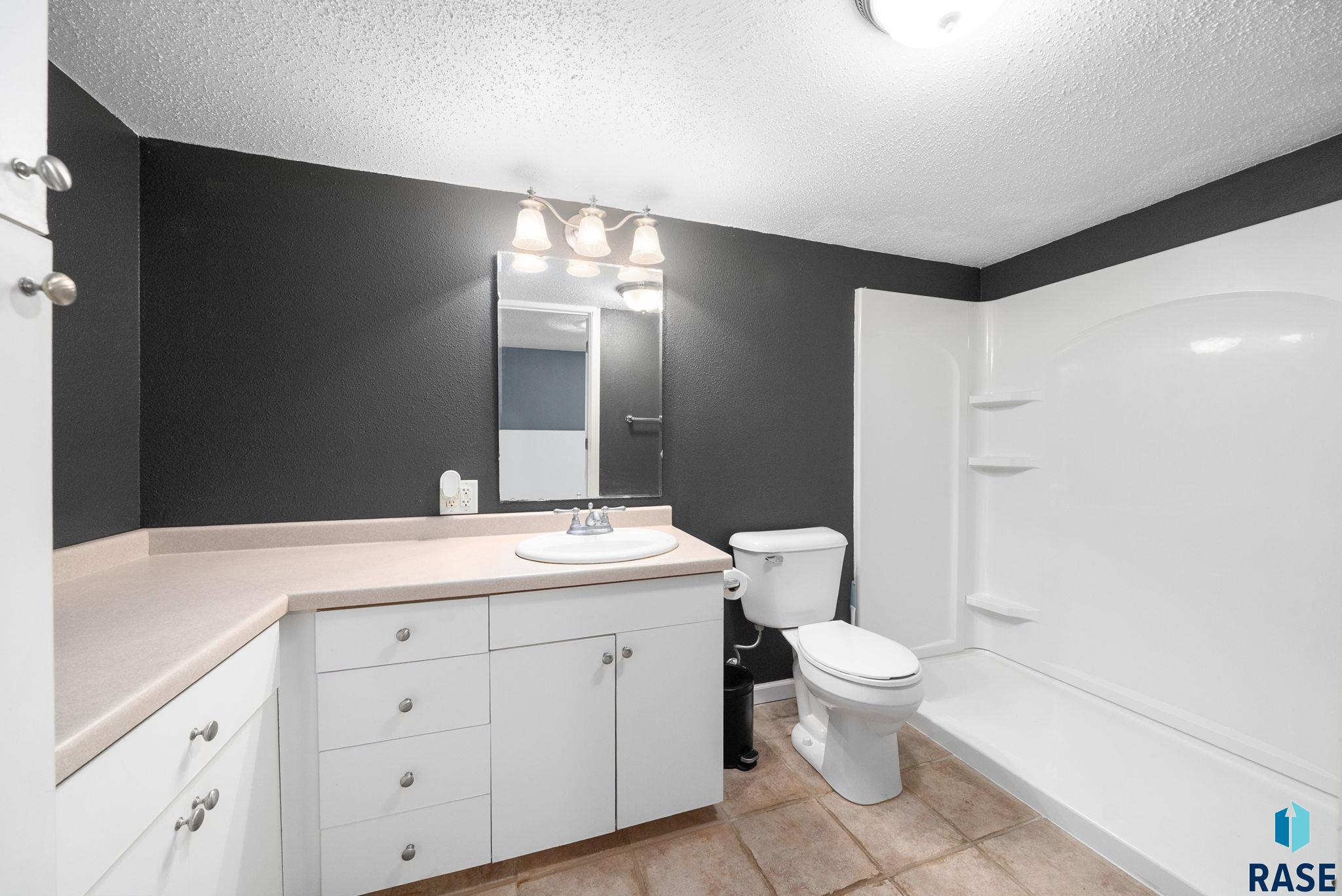 Sioux Falls, South Dakota 57110, United States, 3 Bedrooms Bedrooms, ,2 BathroomsBathrooms,Residential,Active,234567