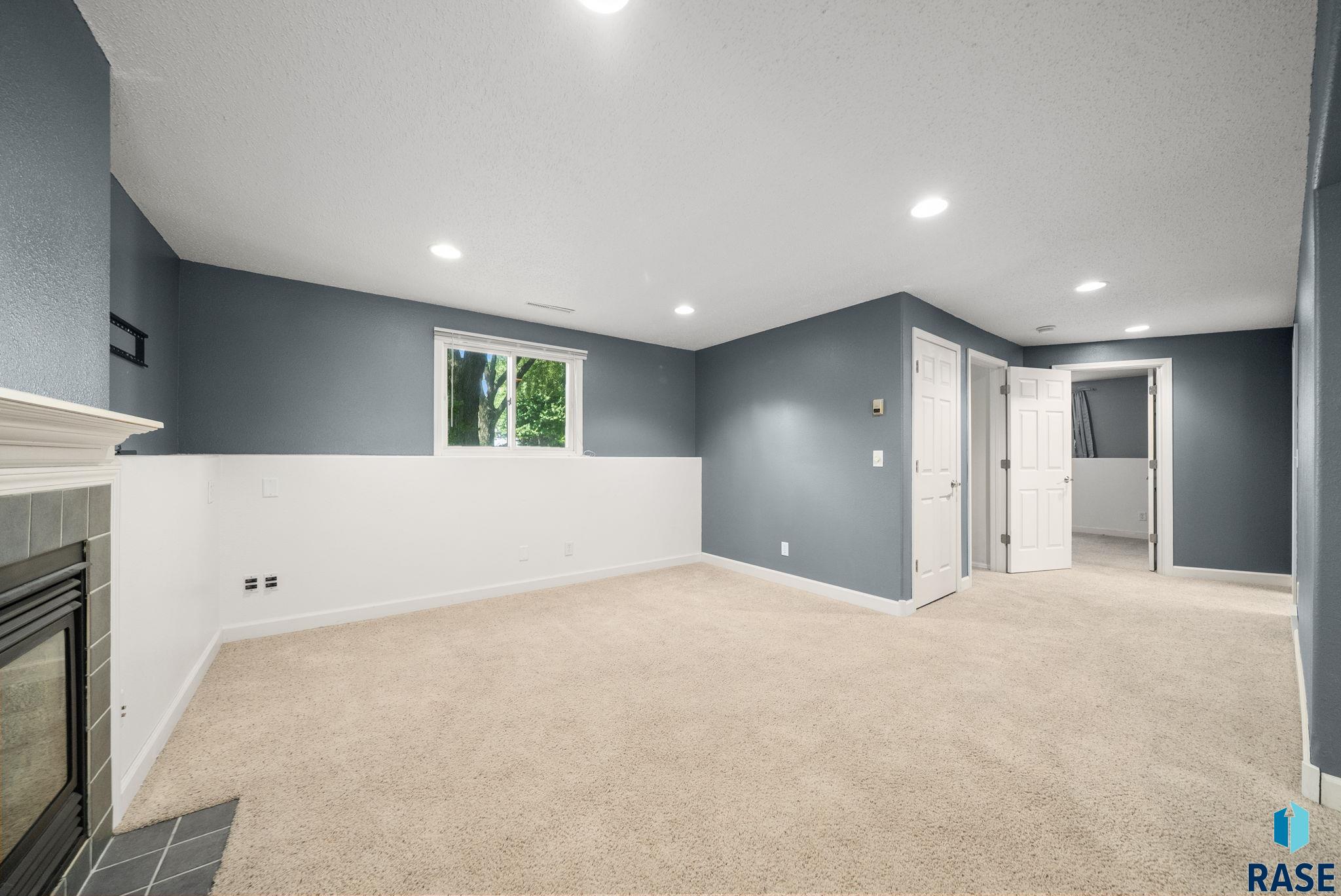 Sioux Falls, South Dakota 57110, United States, 3 Bedrooms Bedrooms, ,2 BathroomsBathrooms,Residential,Active,234567