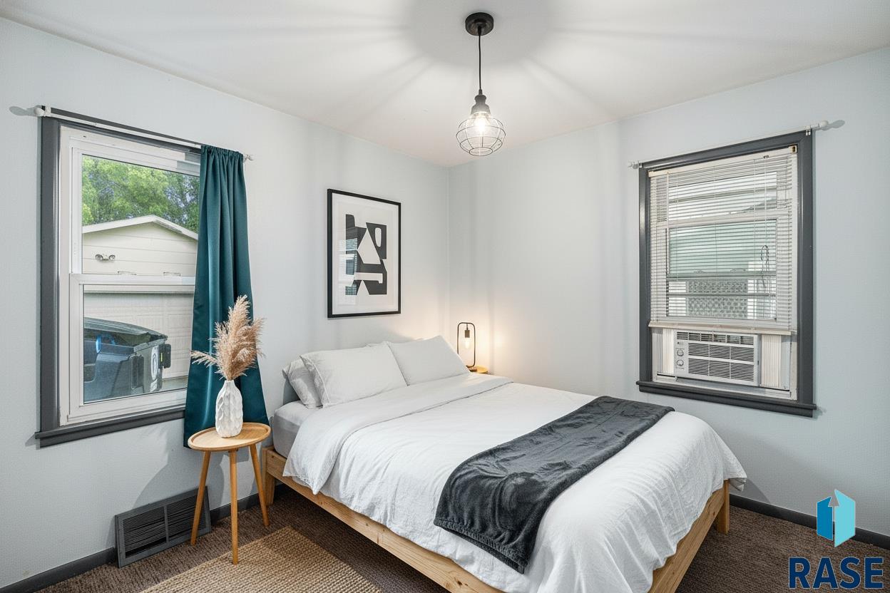 Sioux Falls, South Dakota 57105, United States, 2 Bedrooms Bedrooms, ,1 BathroomBathrooms,Residential,Active,201999