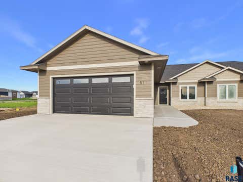 Homes For Sale - 511 Bunyan Drive<br/> Harrisburg, SD 57032