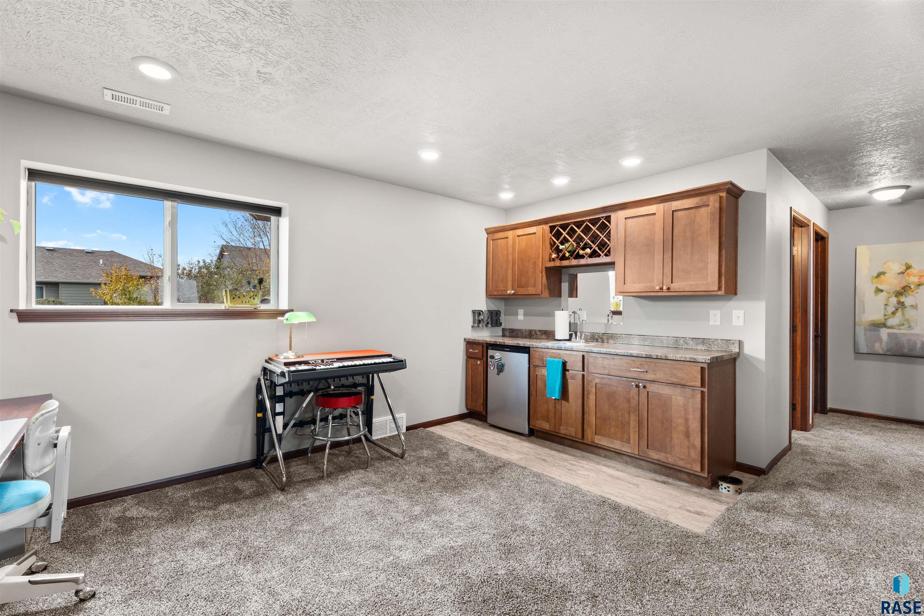 Harrisburg, South Dakota 57032, United States, 3 Bedrooms Bedrooms, ,2 BathroomsBathrooms,Residential,Active,227714