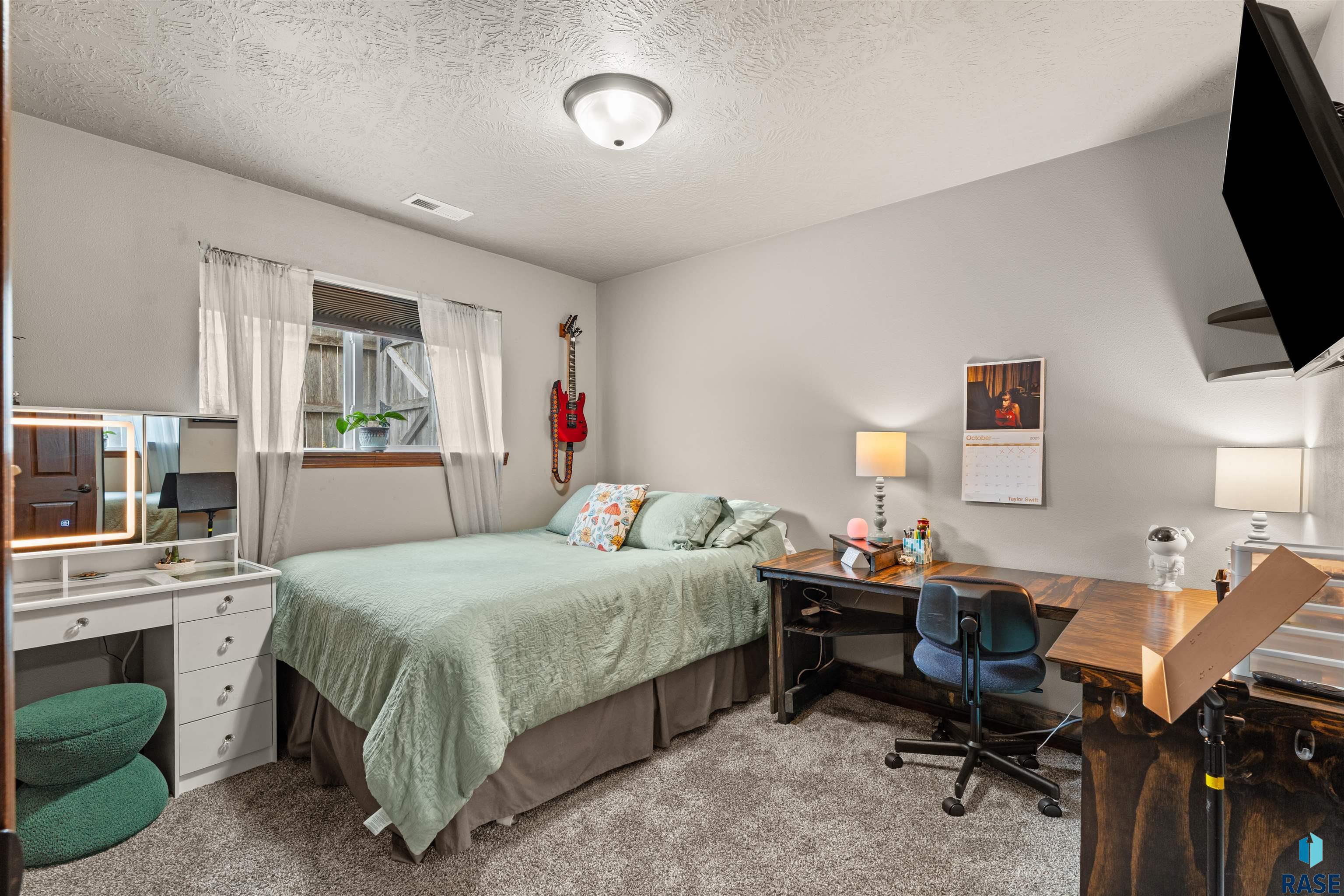 Harrisburg, South Dakota 57032, United States, 3 Bedrooms Bedrooms, ,2 BathroomsBathrooms,Residential,Active,227714