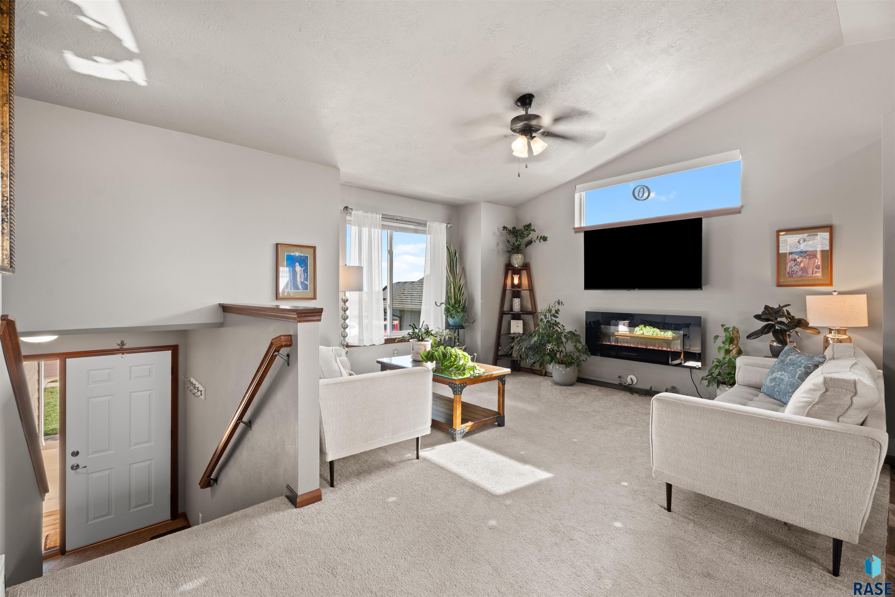 Harrisburg, South Dakota 57032, United States, 3 Bedrooms Bedrooms, ,2 BathroomsBathrooms,Residential,Active,227714