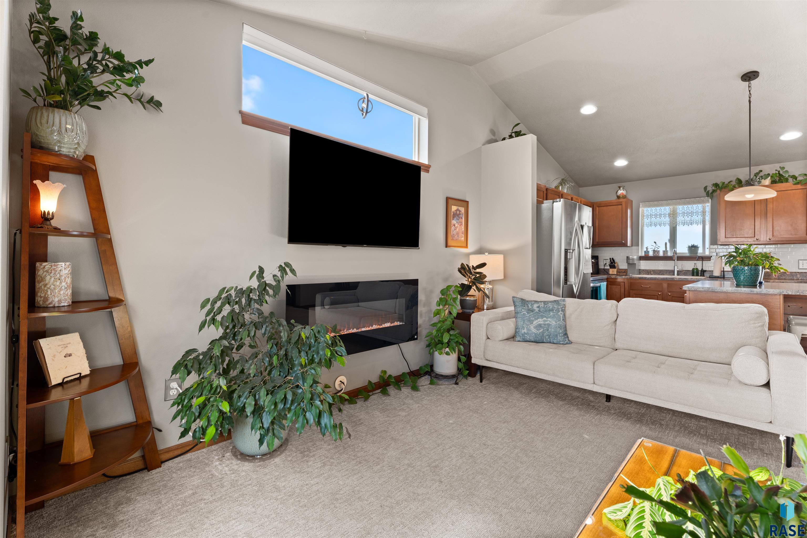 Harrisburg, South Dakota 57032, United States, 3 Bedrooms Bedrooms, ,2 BathroomsBathrooms,Residential,Active,227714