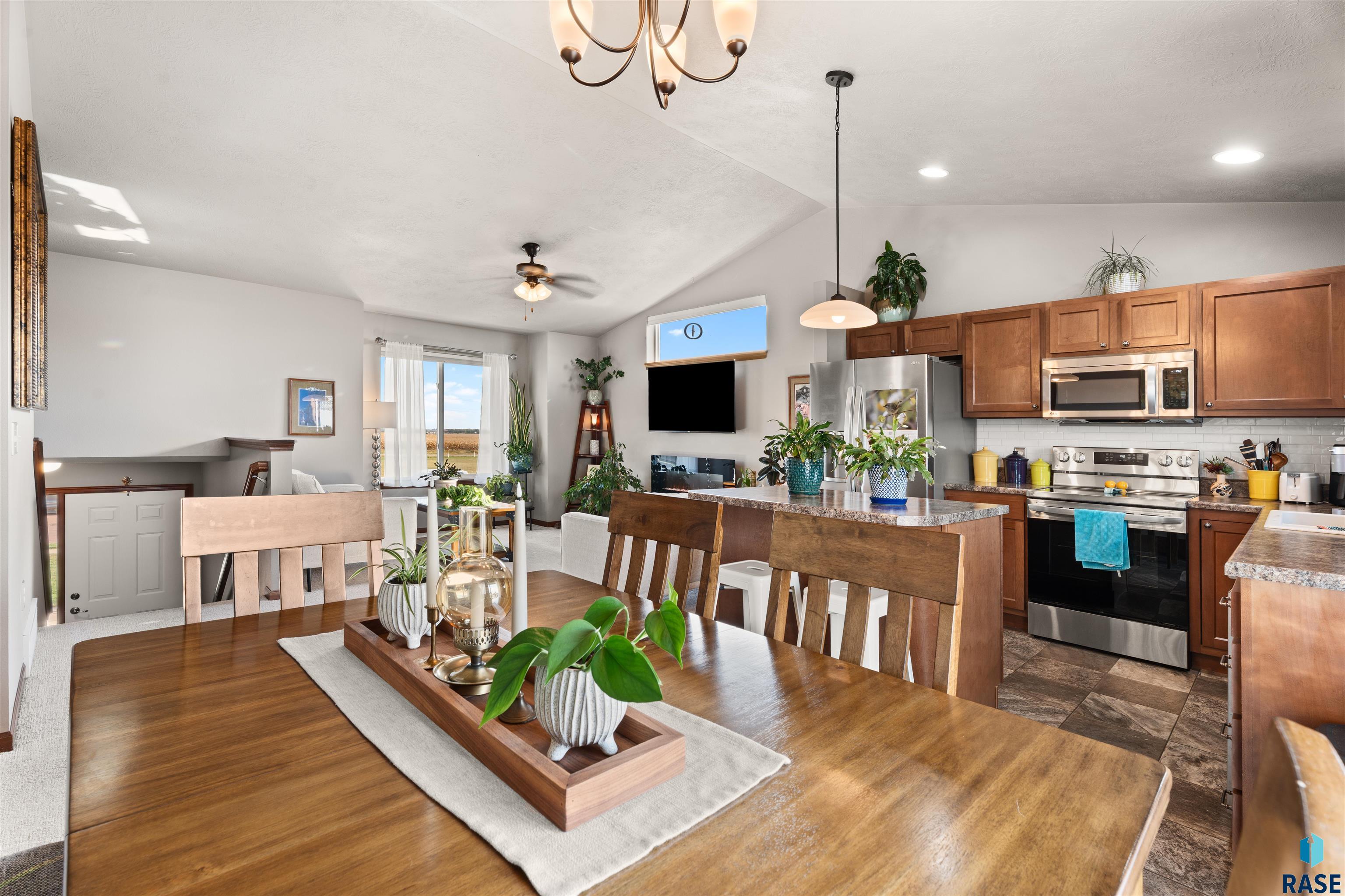 Harrisburg, South Dakota 57032, United States, 3 Bedrooms Bedrooms, ,2 BathroomsBathrooms,Residential,Active,227714