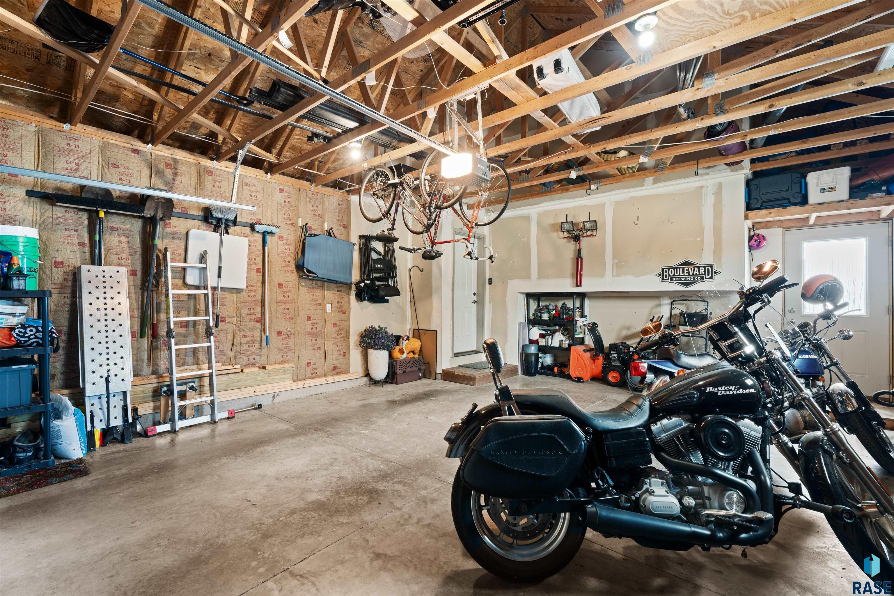 Harrisburg, South Dakota 57032, United States, 3 Bedrooms Bedrooms, ,2 BathroomsBathrooms,Residential,Active,227714